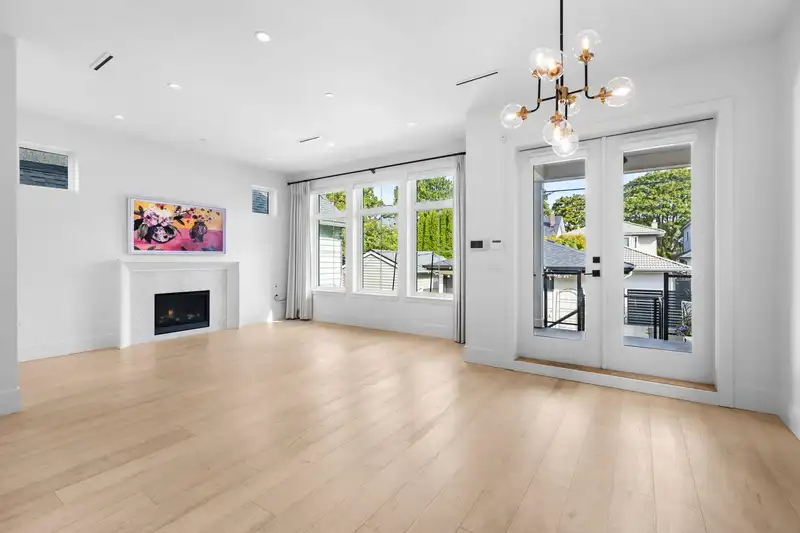 3123 W 16TH AVENUE - photo 2 of 40