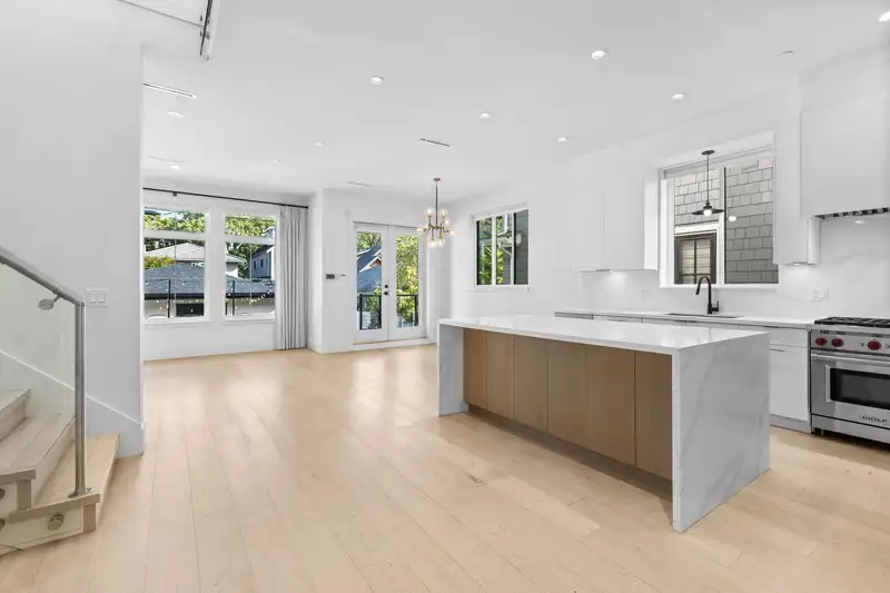 3123 W 16TH AVENUE - photo 3 of 40