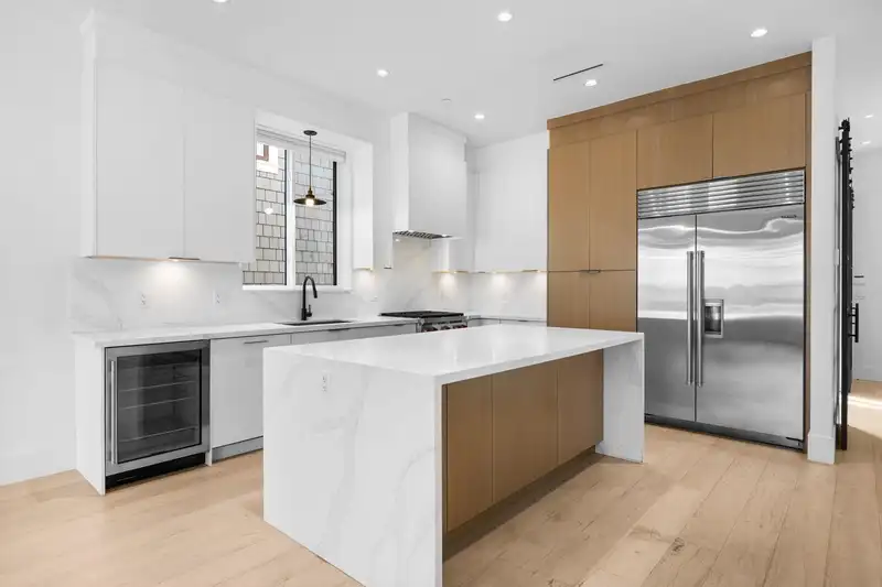3123 W 16TH AVENUE - photo 4 of 40