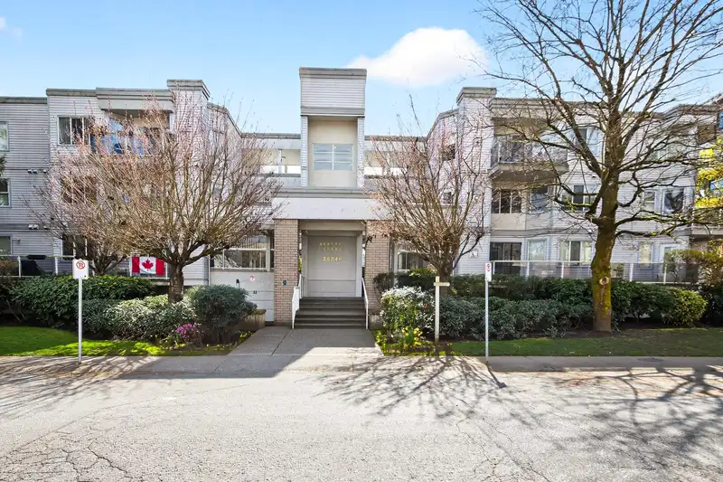 303 20240 54A AVENUE - photo 1 of 31