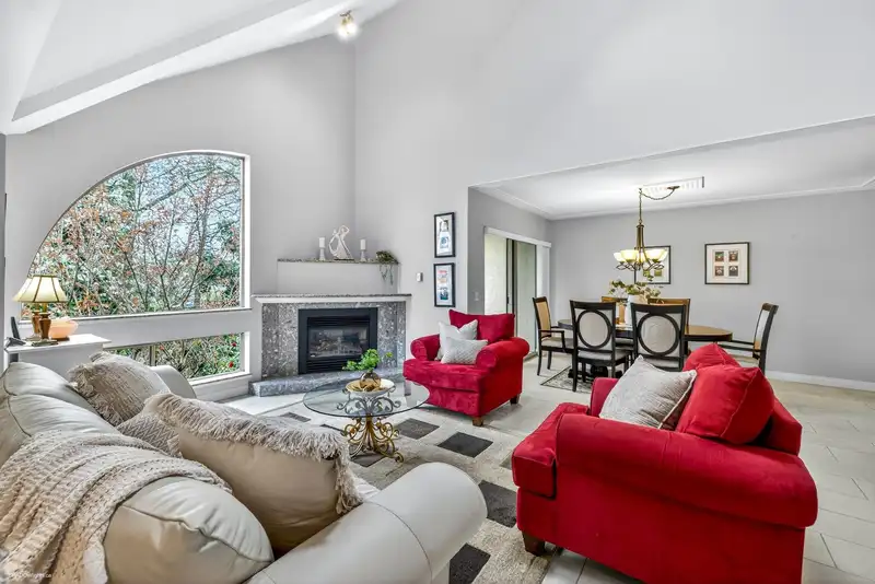 17 12172 72 AVENUE - photo 4 of 40
