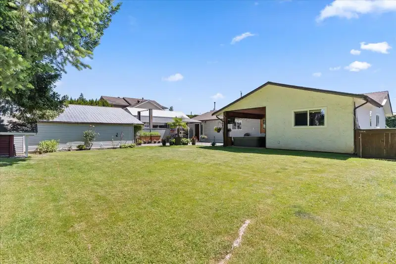 26537 28B AVENUE - photo 3 of 35