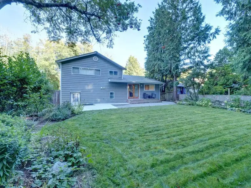329 BURNS ROAD - photo 3 of 35