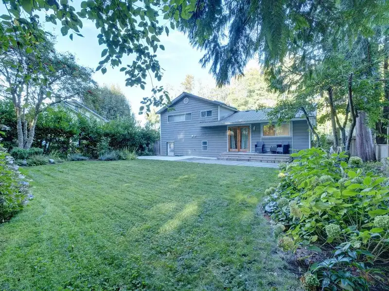 329 BURNS ROAD - photo 4 of 35