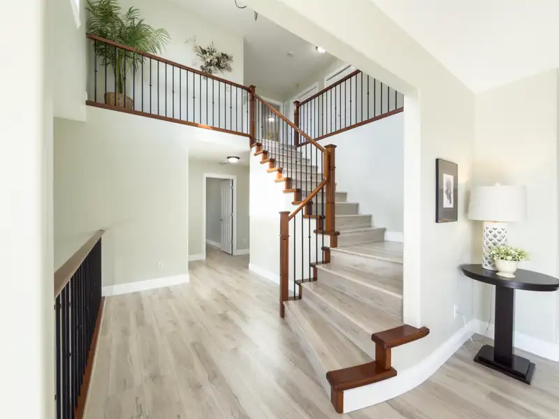 10460 SLATFORD STREET - photo 4 of 32