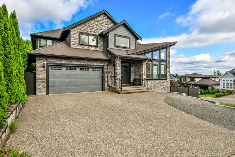33861 MELBURN DRIVE - photo 1 of 40