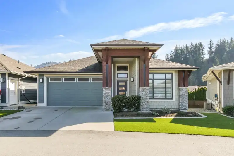 64 46110 THOMAS ROAD - photo 1 of 32