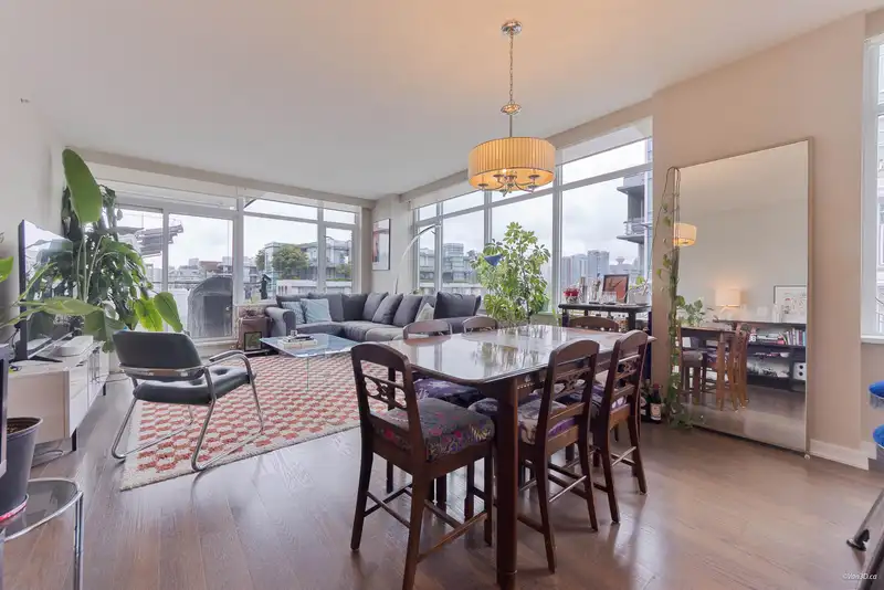 803 1661 ONTARIO STREET - photo 4 of 17