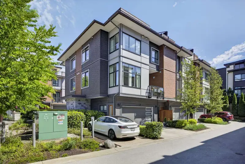 22 20852 78B AVENUE - photo 1 of 37