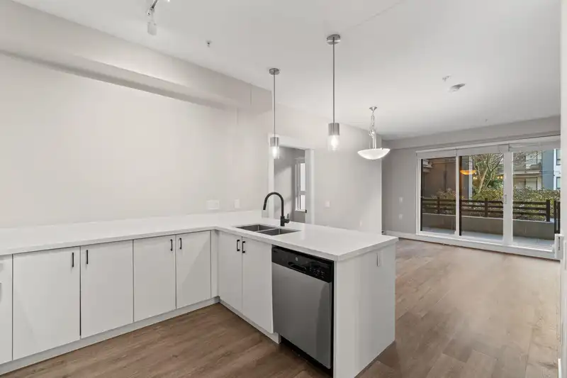 A101 20838 78B AVENUE - photo 2 of 31