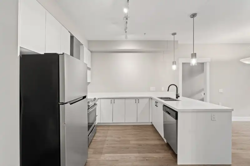 A101 20838 78B AVENUE - photo 3 of 31