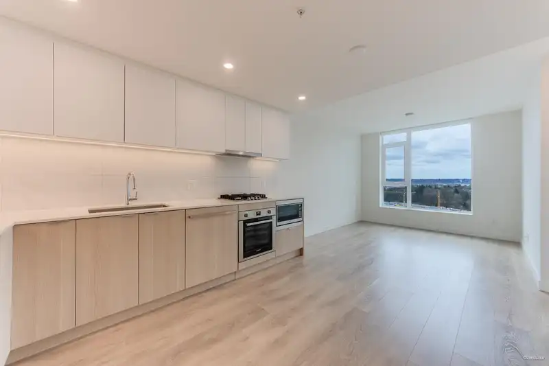 1401 308 ALDERSON AVENUE - photo 4 of 24