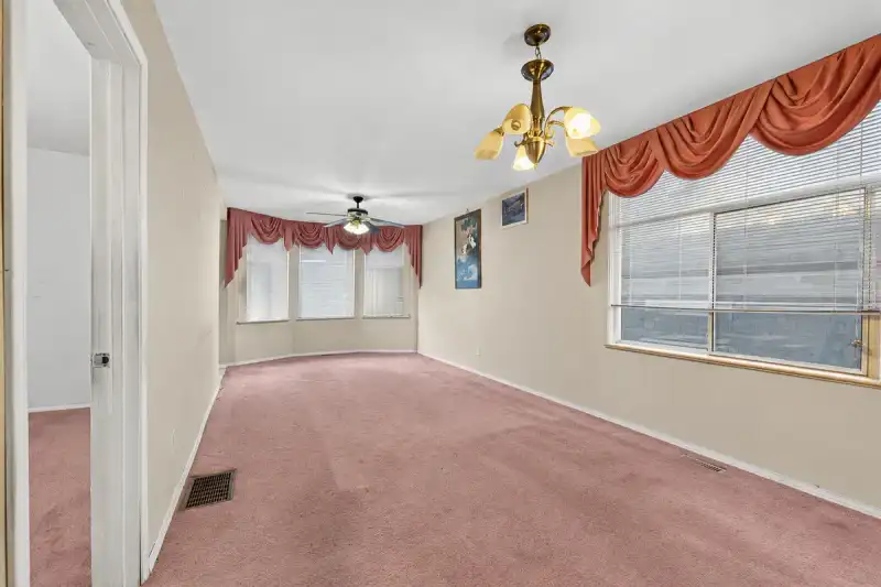 1429 E 11 AVENUE - photo 4 of 40