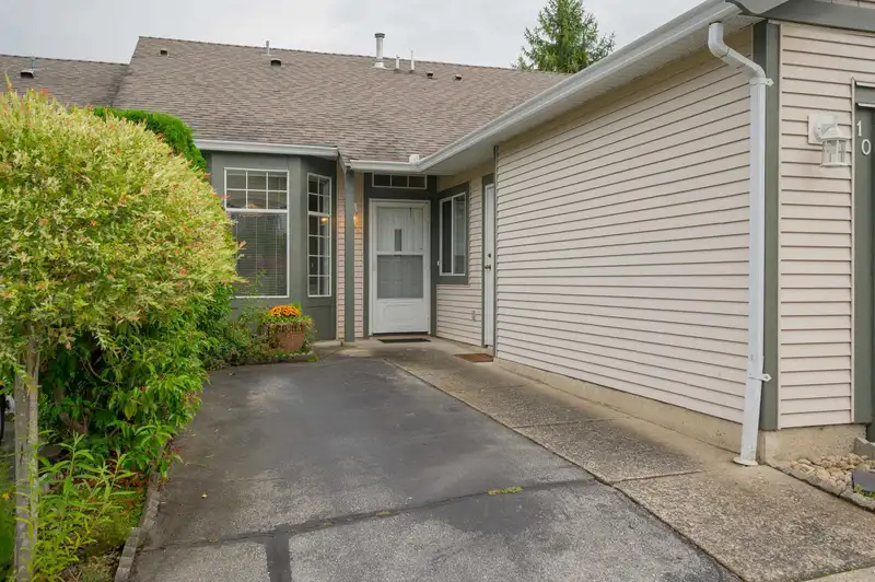10 9012 WALNUT GROVE DRIVE - photo 3 of 40