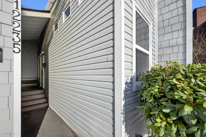 12235 80A AVENUE - photo 4 of 26