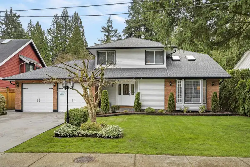 20508 92A AVENUE - photo 2 of 40