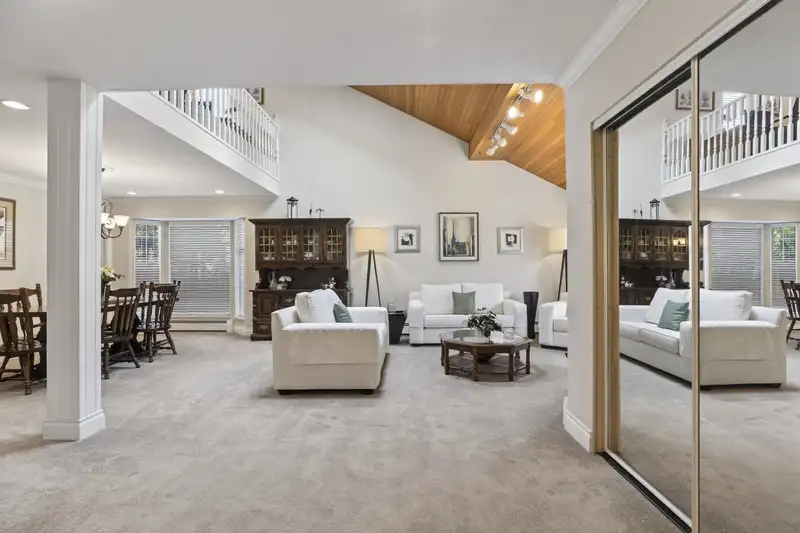 20508 92A AVENUE - photo 3 of 40