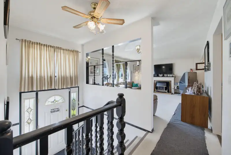 32673 BEVAN AVENUE - photo 3 of 40