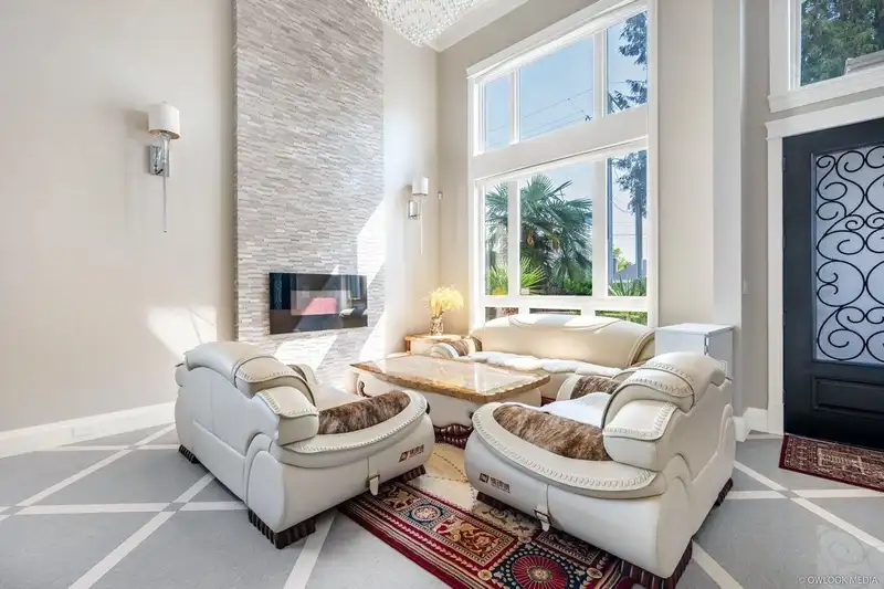 6571 LYNAS LANE - photo 3 of 32