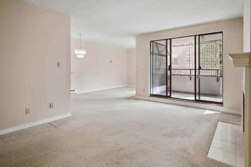 105 1042 NELSON STREET - photo 2 of 27