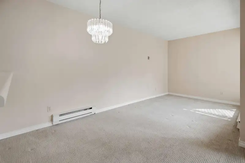 105 1042 NELSON STREET - photo 4 of 27