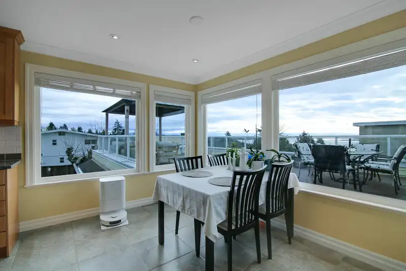 1050 PARKER STREET - photo 2 of 40