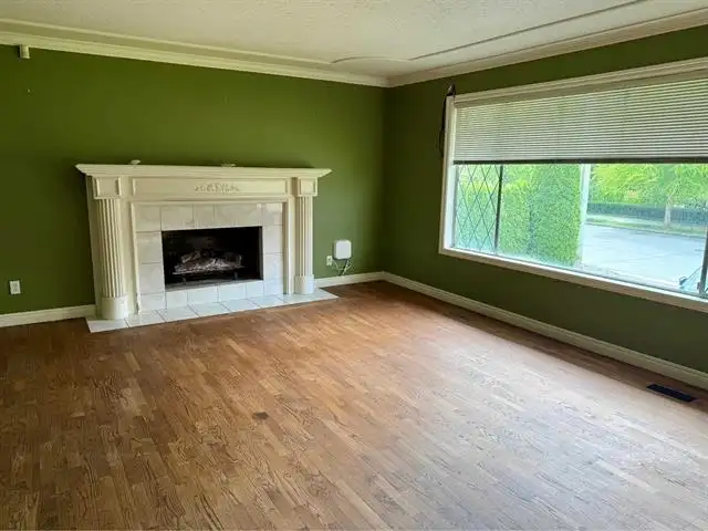 2062 PRIMROSE STREET - photo 2 of 7