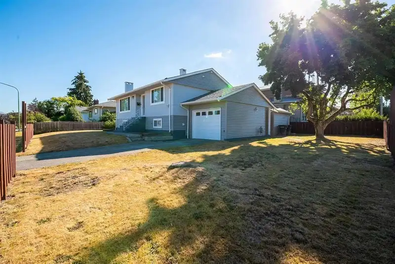 7406 IMPERIAL STREET - photo 3 of 21
