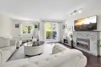 110 13368 72 AVENUE - thumbnail 1
