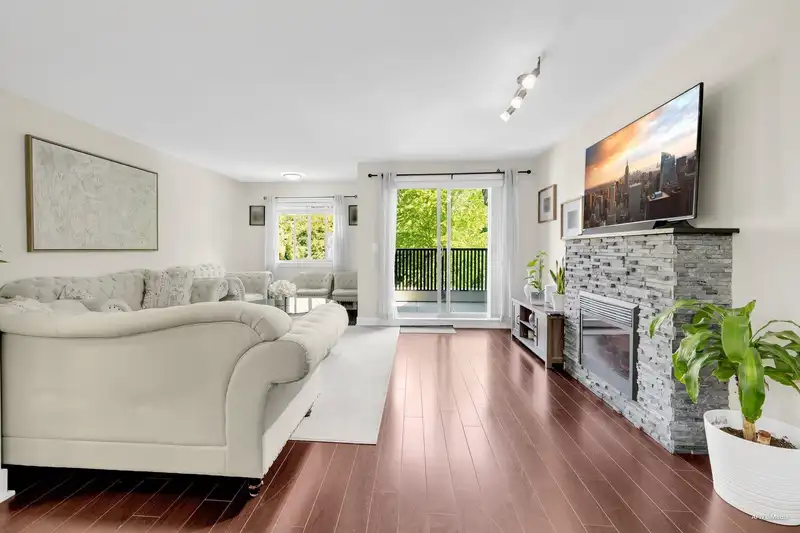 110 13368 72 AVENUE - photo 3 of 21