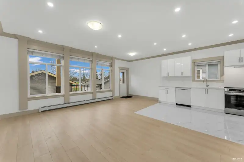 13125 108 AVENUE - photo 3 of 36