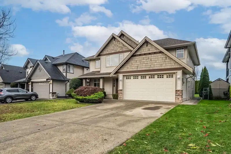 27269 34TH AVENUE - photo 1 of 40