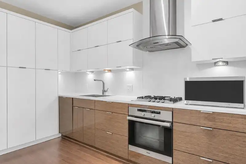 216 1777 W 7TH AVENUE - photo 2 of 24