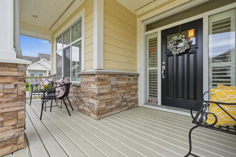 4653 APPLE LANE - photo 2 of 38
