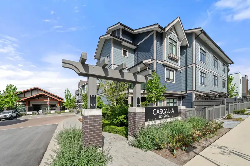 7 6951 204 STREET - photo 2 of 38