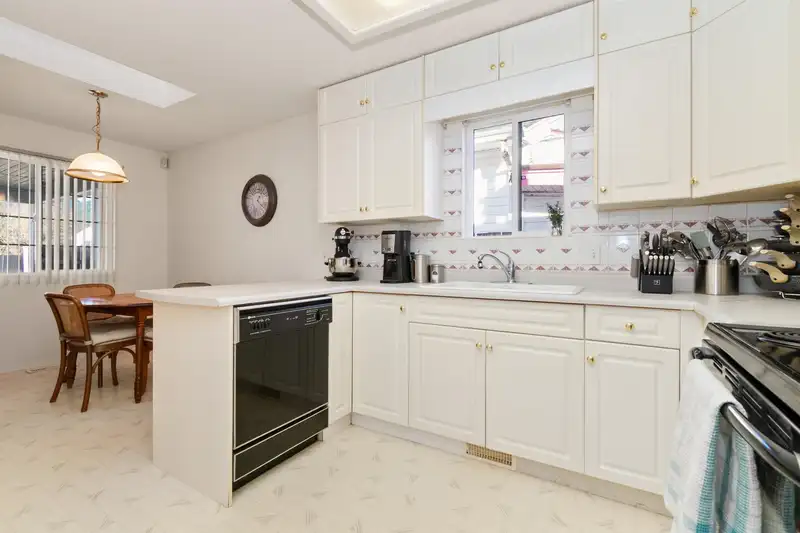 480 COQUIHALLA STREET - photo 4 of 20