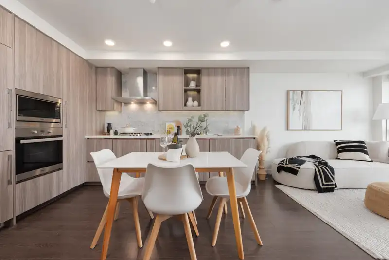 2105 433 SW MARINE DRIVE - photo 1 of 29