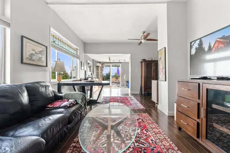 342 E EIGHTH AVENUE - photo 3 of 40