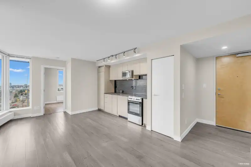 2203 488 SW MARINE DRIVE - photo 1 of 31