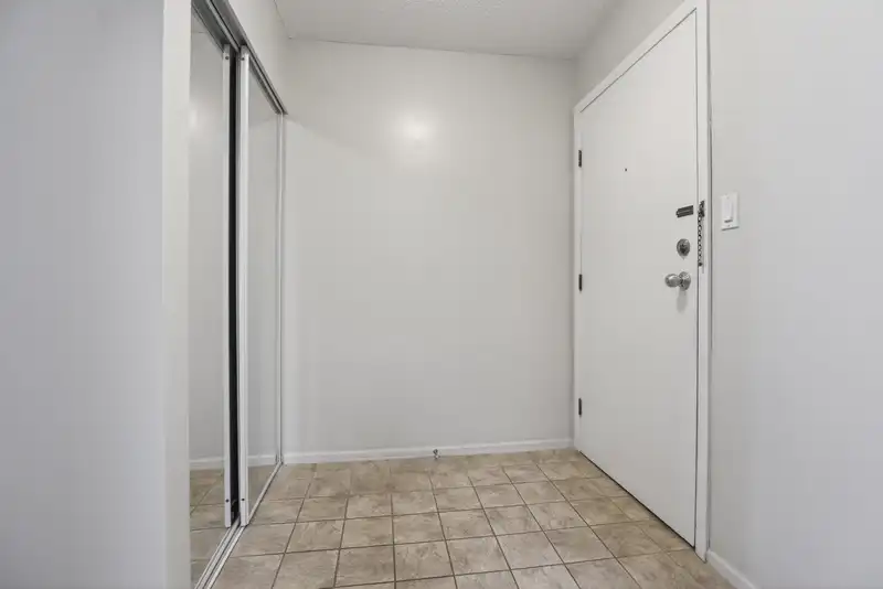 203 1410 BLACKWOOD STREET - photo 3 of 24