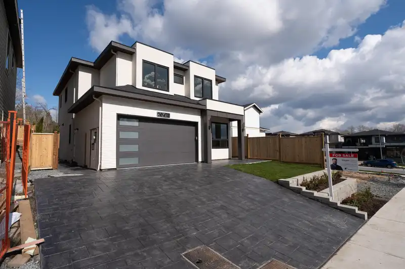 20473 69 AVENUE - photo 1 of 40