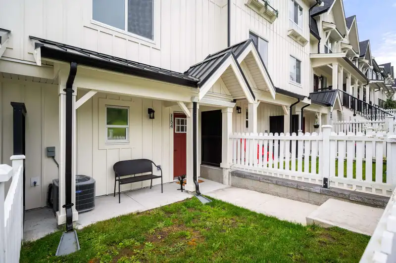 154 24951 112 AVENUE - photo 3 of 38
