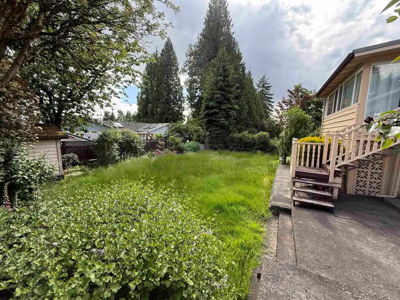 1734 DANSEY AVENUE - photo 4 of 9
