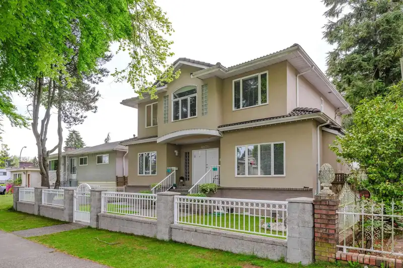 6271 ARLINGTON STREET - photo 3 of 33