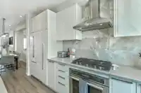 9 5311 ADMIRAL WAY - thumbnail 12