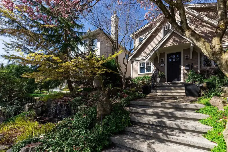 5655 ONTARIO STREET - photo 4 of 34
