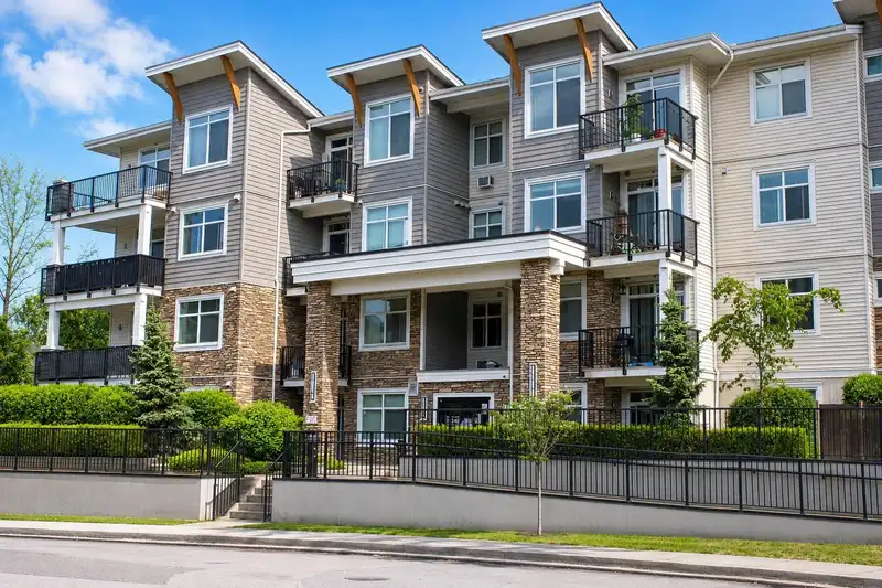 310 19940 BRYDON CRESCENT - photo 1 of 22
