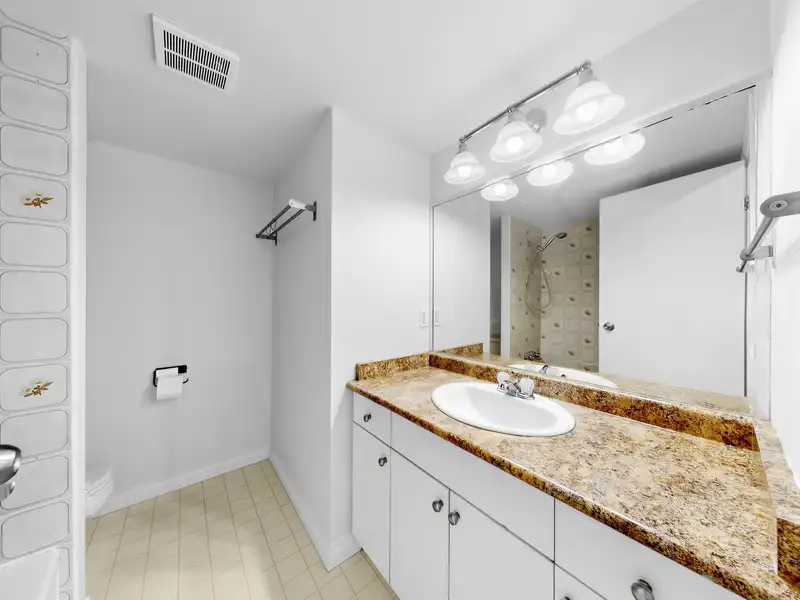 1403 6455 WILLINGDON AVENUE - photo 3 of 40
