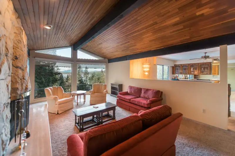 8846 REDROOFFS ROAD - photo 1 of 39