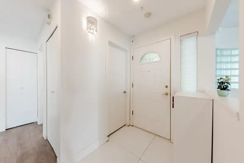 208 7620 COLUMBIA STREET - photo 2 of 38
